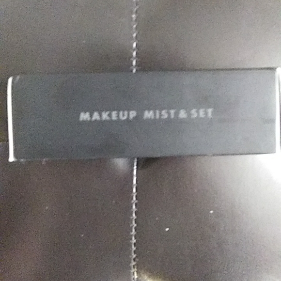 *NWT* e.l.f cosmetics Makeup Mist & Set (4.1. oz.) - Picture 3 of 6